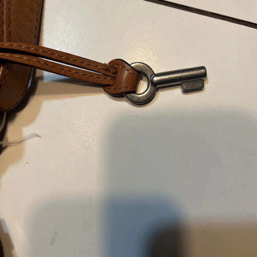 Fossil Hanover Leather Crossbody Bag cognac color satchel hang key
